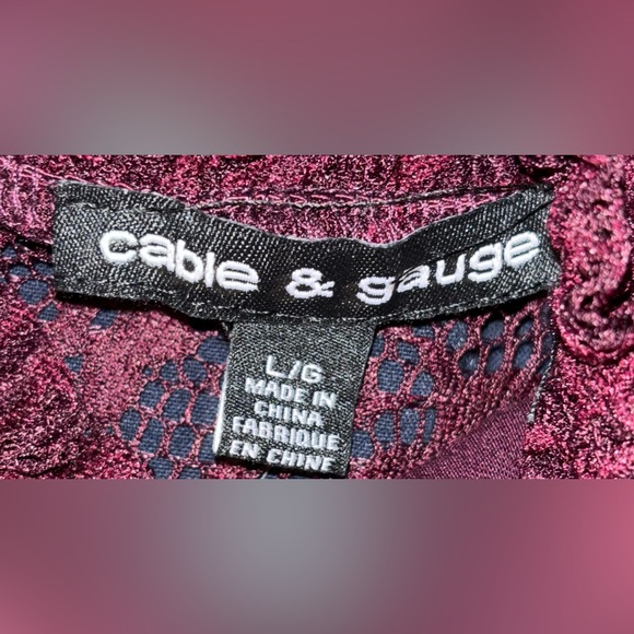 Cable & Gauge size large woman’s top - Picture 6 of 8